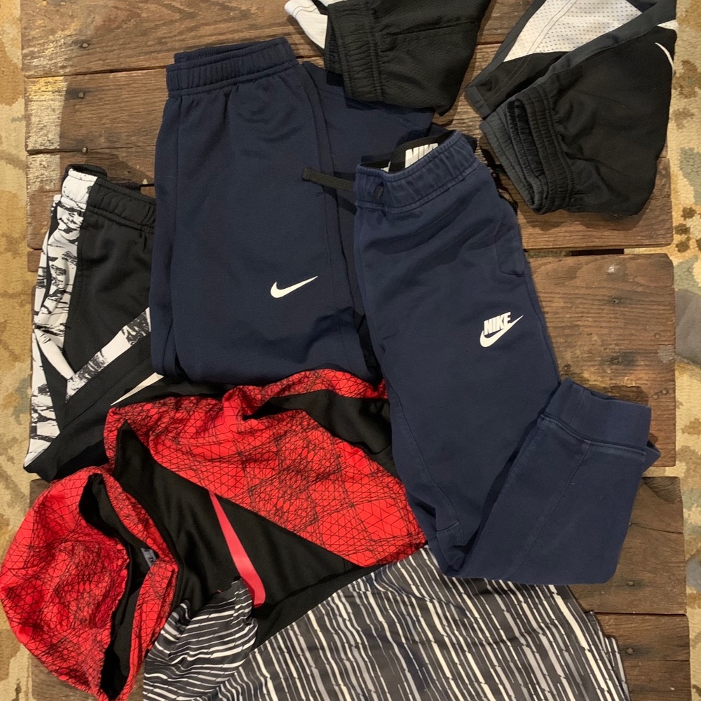 Nike Size 7 Bundle- sweats, shorts, hoodie, tshirt